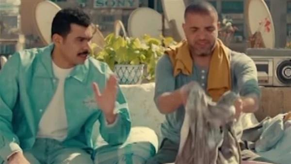 أحمد رمزي يودع كواليس تصوير مسلسل فخر الدلتا وسط فريق العمل
