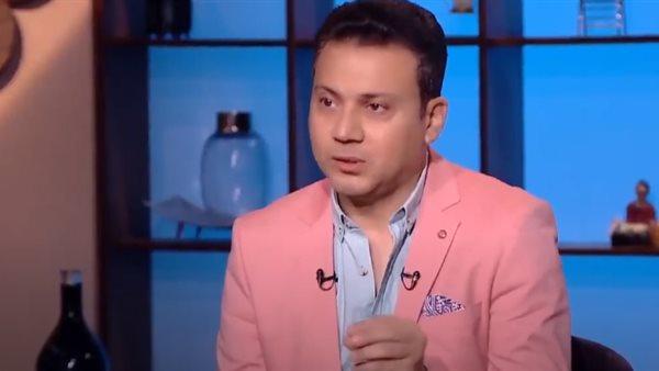 عمرو رمزي في مشهد من مسلسل رأس الأفعى يجسد شخصية يحيى موسى