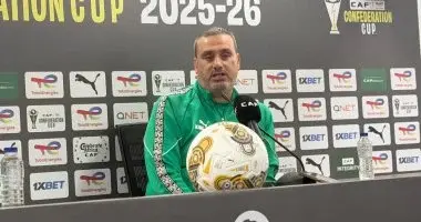 مدرب المصري نادر الهبيري خلال المؤتمر الصحفي بعد التعادل مع شباب بلوزداد