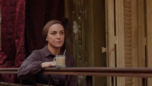 ريهام عبد الغفور في كواليس مسلسل حكاية نرجس أثناء تصوير مشاهد شخصية تمر بمراحل درامية متعددة