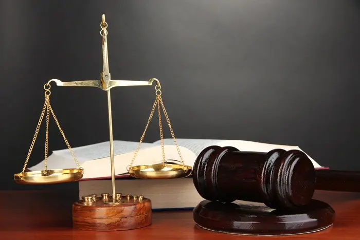 مكتب محاماة احترافي في الجيزة مع محامٍ يقدم استشارات قانونية