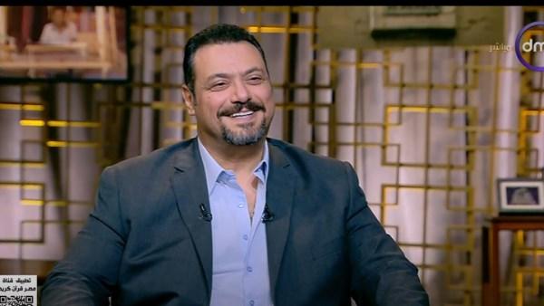 مراد مكرم يتساءل عن إمكانية تشغيل السيارات بالطاقة الشمسية