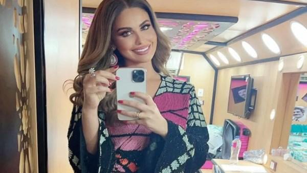 مي سليم في أحدث جلسة تصوير بفستان قصير ملون وإكسسوارات ذهبية