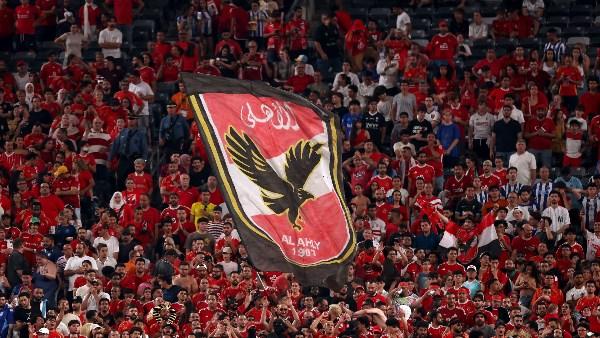 عماد متعب بقميص الأهلي
