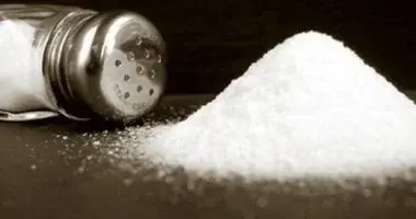 الإفراط في الملح يزيد تخزين الدهون والشعور بالجوع