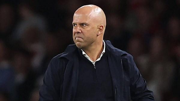 آرني سلوت مدرب ليفربول خلال إحدى المباريات