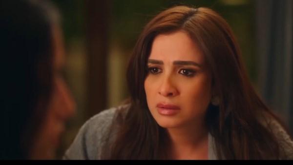 ياسمين عبد العزيز في كواليس مسلسل «وننسى اللي كان» – الحلقة 29