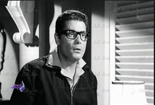 شكري سرحان في أحد أشهر أدواره السينمائية الخالدة
