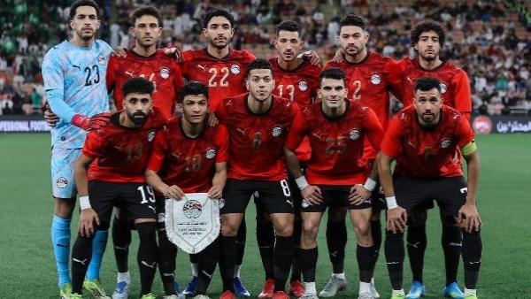 منتخب مصر يحتفل بفوزه على السعودية 4-0 