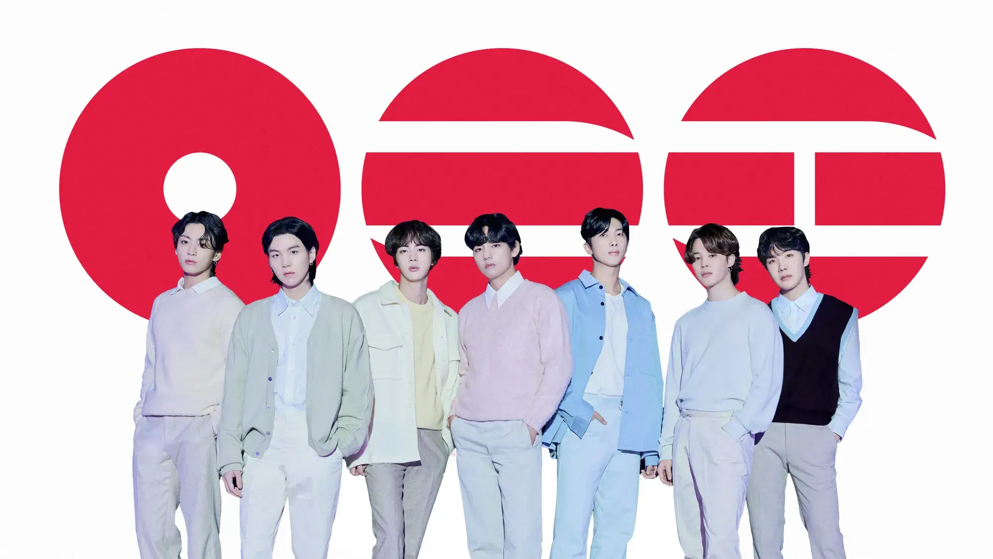 BTS على مسرح سبوتيفاي أثناء أداء أغنية من ألبوم "ARIRANG"، مع تفاعل جماهيري ضخم