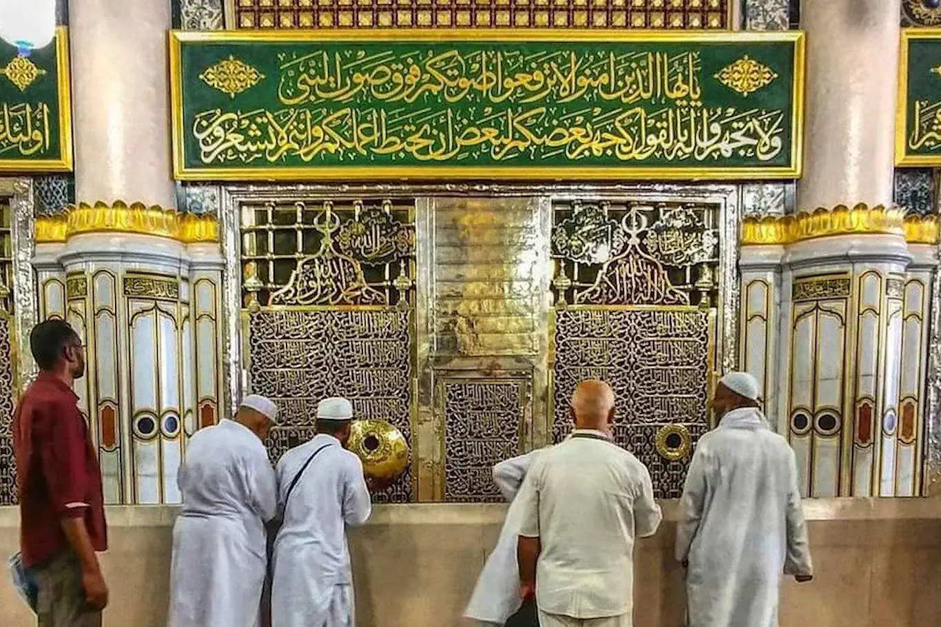 حكم زيارة الحائض لقبر النبي ﷺ