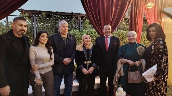 الدكتور طارق سعدة يستضيف رموز الإعلام والفنانين في إفطار رمضاني ودّي