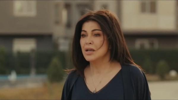 جومانا مراد في مشهد مؤثر مع أحمد رزق في مسلسل اللون الأزرق الحلقة 6