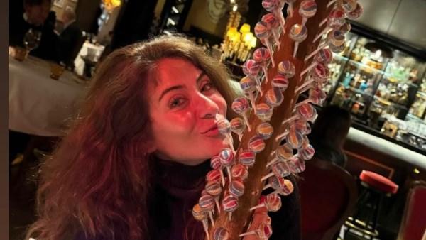 هيدي كرم بإطلالة أنيقة عبر إنستجرام وتعليق ساخر عن العمر