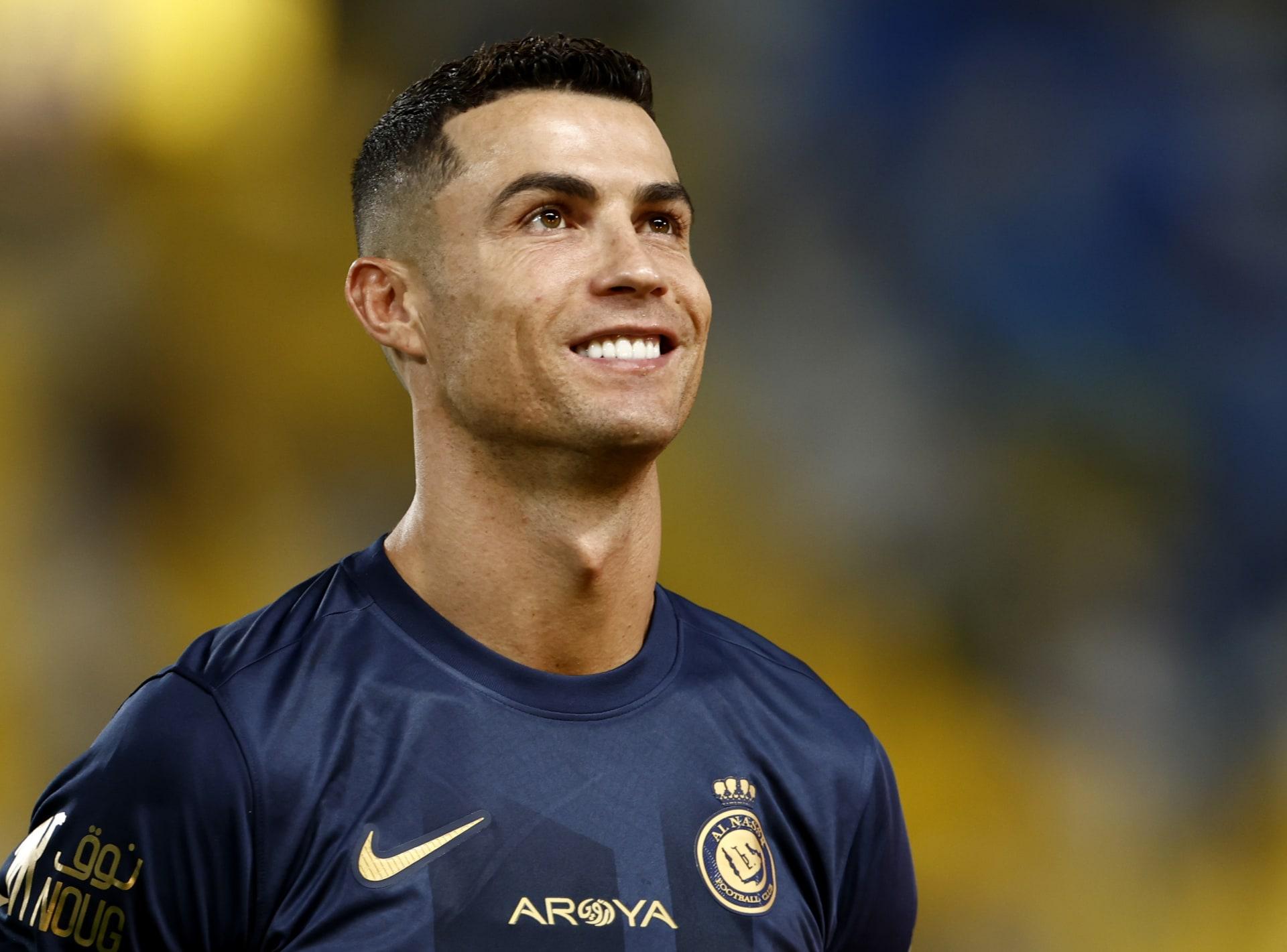 كريستيانو رونالدو يحتفل بتاريخ الكرة البرتغالية ويستعد للعودة مع النصر