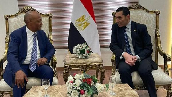 وزير الرياضة يستقبل رئيس الاتحاد الأفريقي CAF