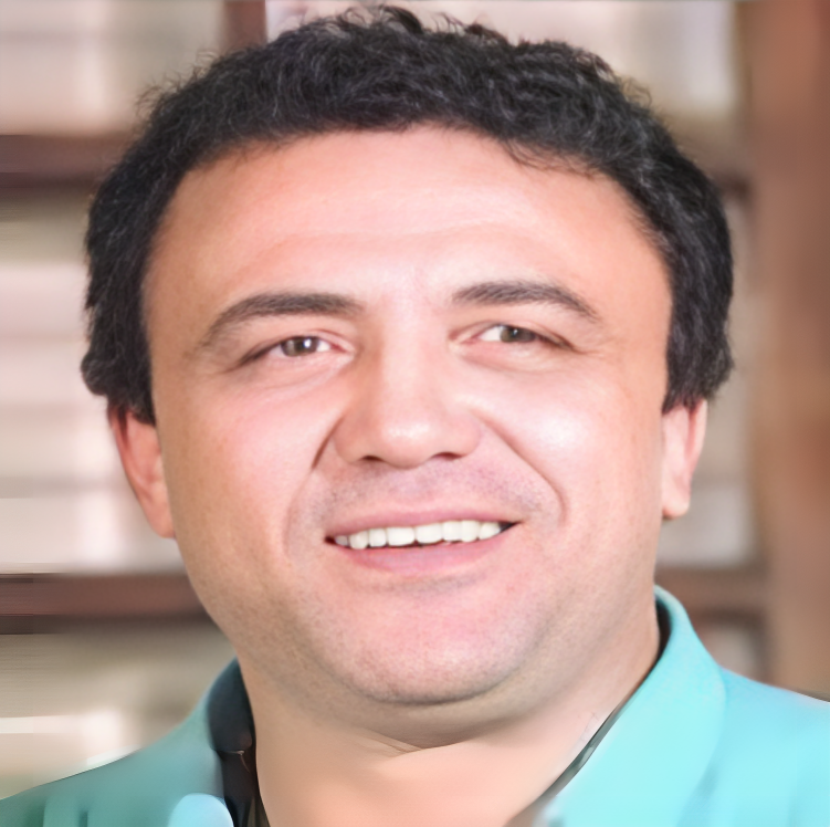عماد محرم يعاني من جلطة دماغية.