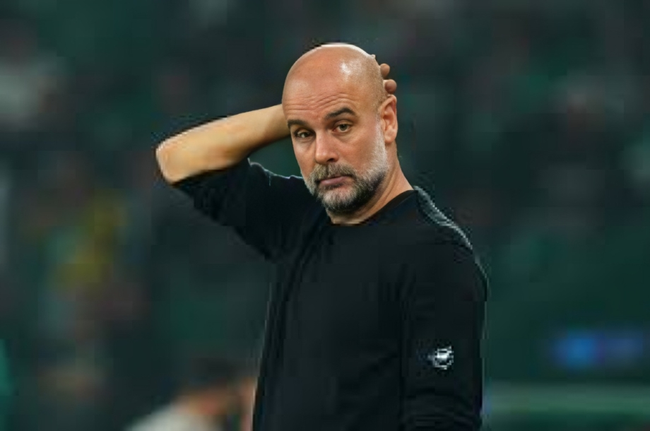 بيب جوارديولا المدير الفني لمانشستر سيتي في مباراة الدوري الإنجليزي ضد وولفرهامبتون 2025.