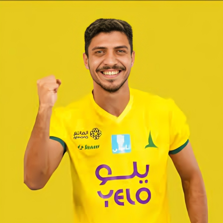 محمد شريف لاعب الأهلي يعلق على انتقاله والزمالك