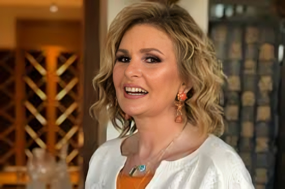 يسرا في مشهد من مسلسل "برستيج".