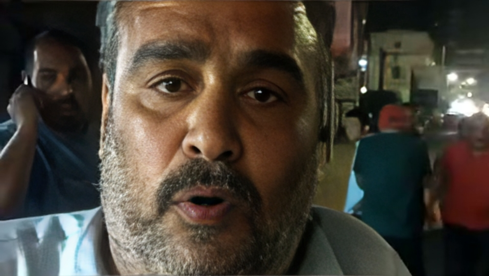 مشجع مالية كفر الزيات يخلع ملابسه