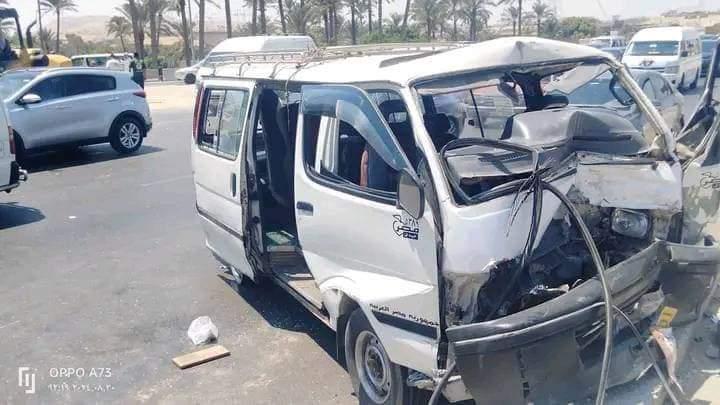 حادث تصادم ميكروباص وملاكي أعلى محور 26 يوليو