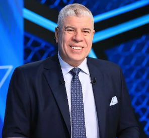 يحيى عطية الله لاعب الأهلي يستعد للمباراة.