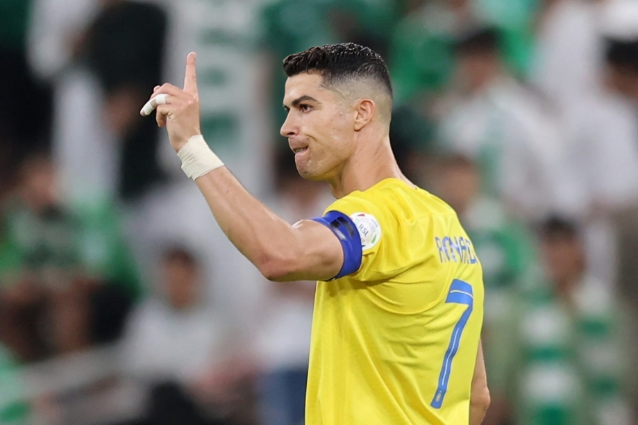 رونالدو لاعب الهلال.