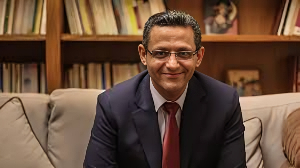 الكاتب الصحفي خالد البلشي الفائز بمنصب نقيب الصحفيين في انتخابات 2025.