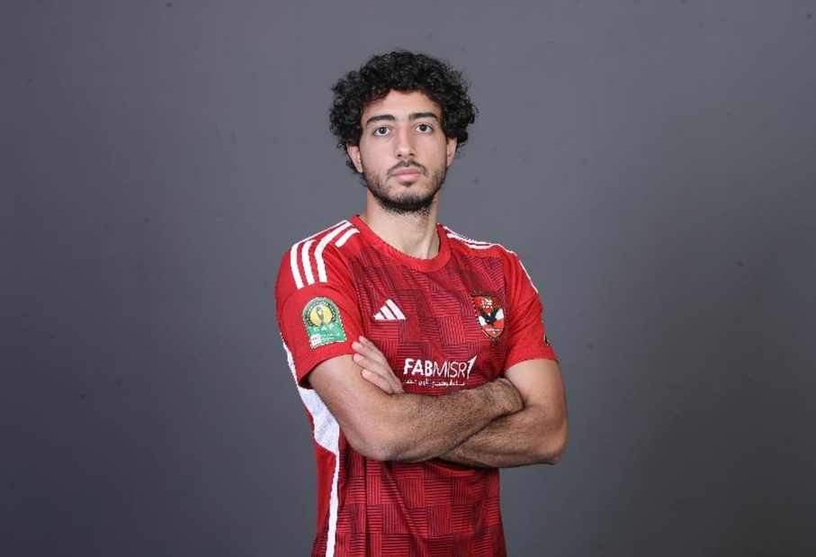 محمد هاني خلال تدريبات الأهلي استعدادًا لمباراة البنك الأهلي.