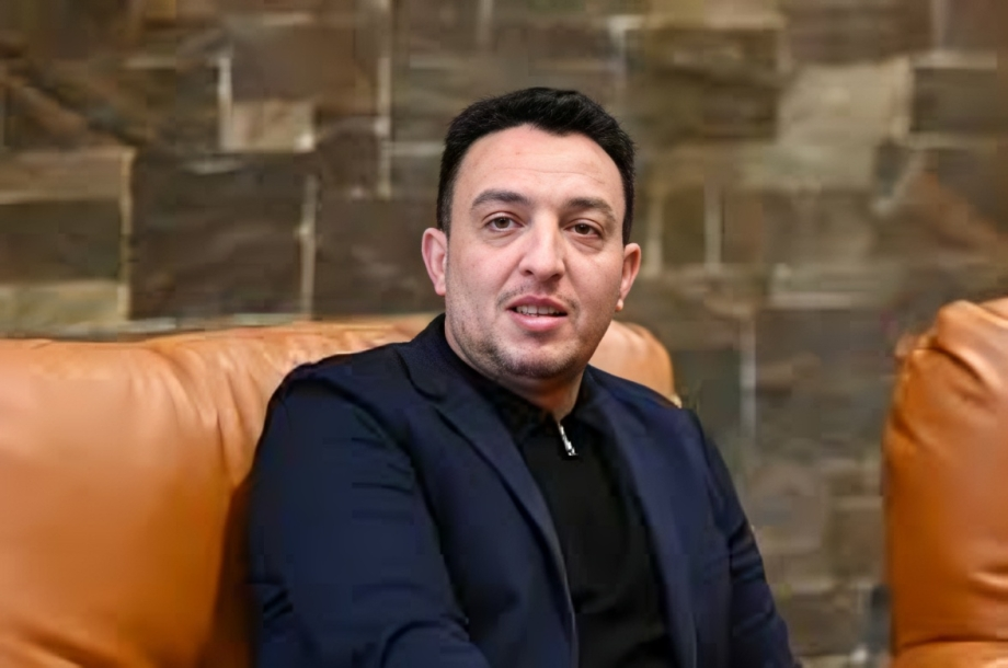 أبو زهرة يهنئ لاعبي منتخب الشباب بعد التأهل لكأس العالم.