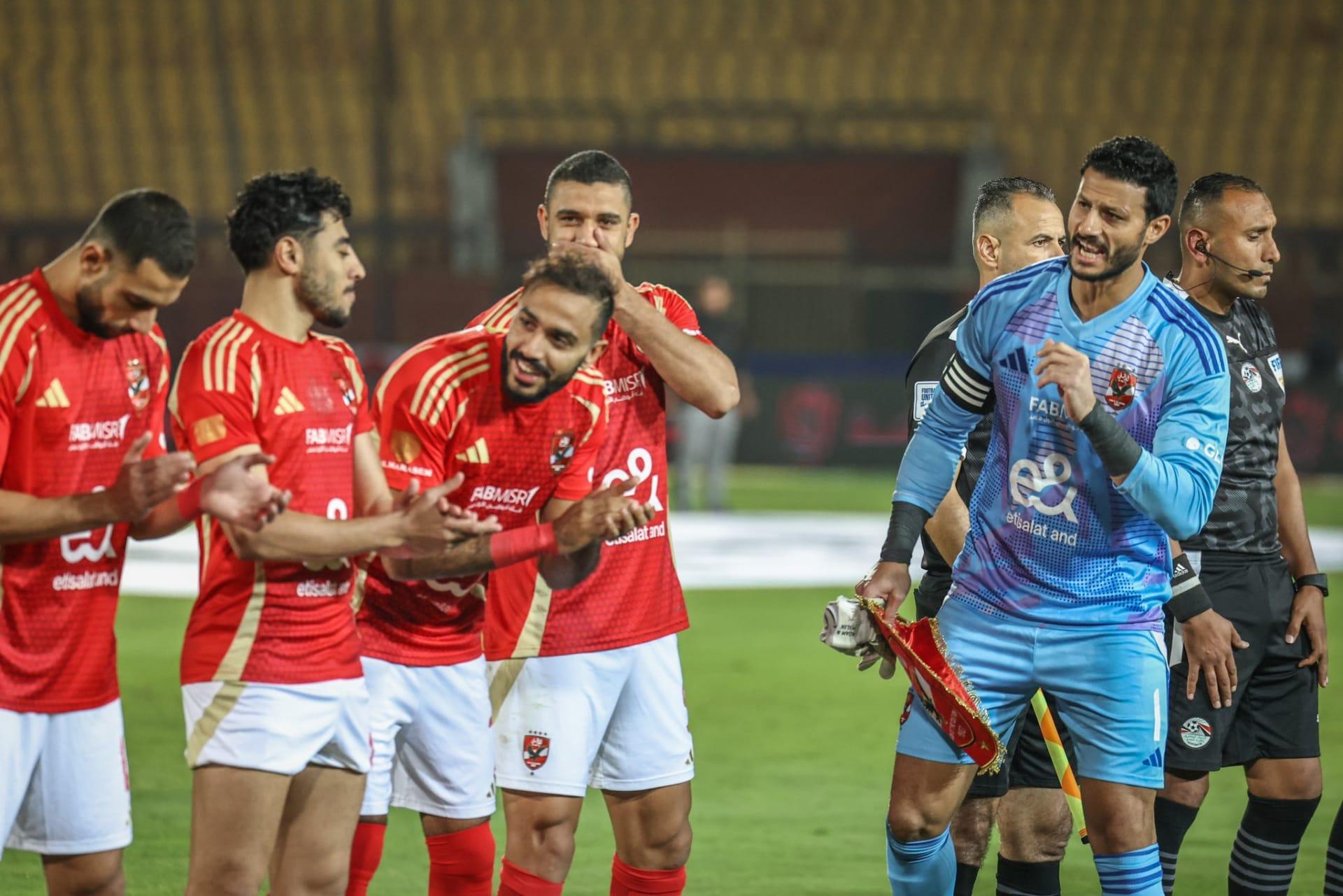 كريم الدبيس في تدريبات الأهلي.