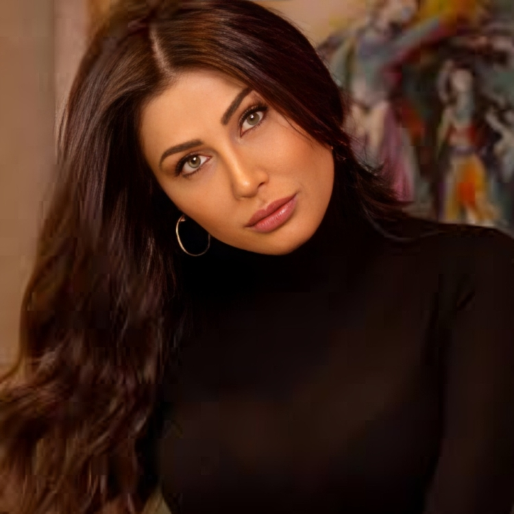 الفنانة هبة نور تتحدث عن تجربتها الفنية والزواج المبكر.