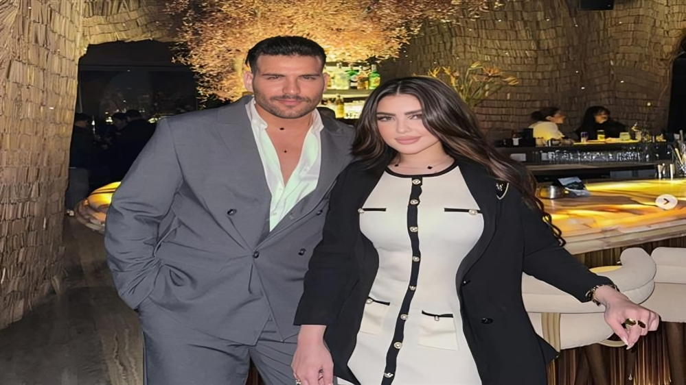مسلم وأروى في حفل الزفاف.