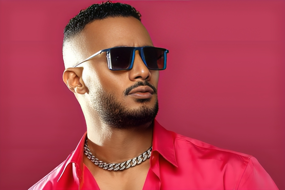 محمد رمضان خلال إعلان أغنيته الجديدة ومسابقة الـ50 ألف جنيه