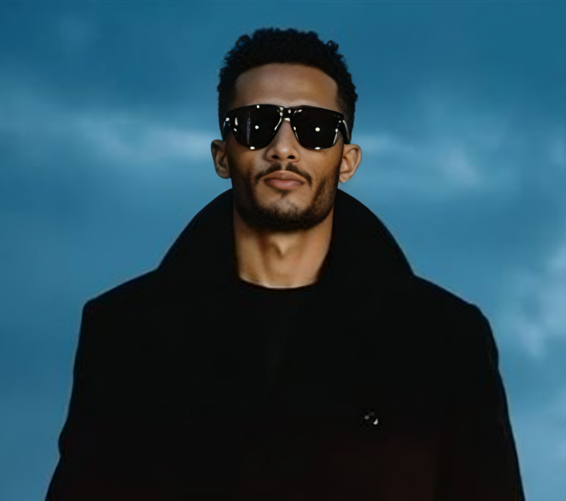 أغنيته الجديدة "البابا راجع"