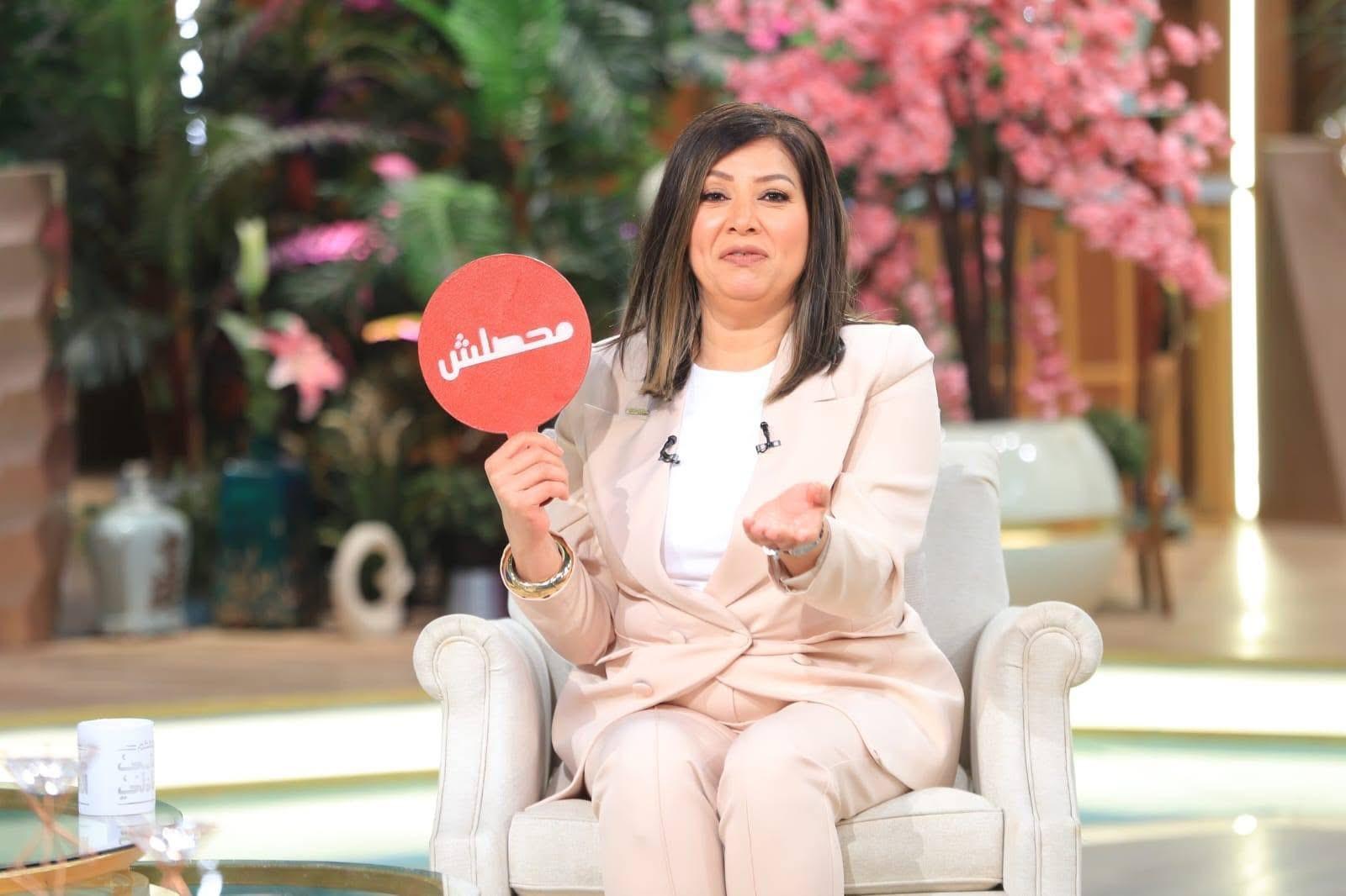 انتصار ضيفة برنامج “معكم” مع منى الشاذلي