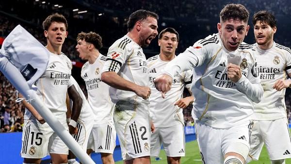 مشادة بين تشواميني وفالفيردي داخل ريال مدريد قبل الكلاسيكو أمام برشلونة