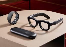 نظارة Meta Ray-Ban Display الذكية تعرض معلومات الواقع المعزز أمام العين