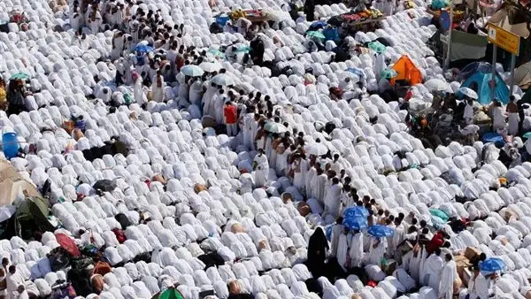حكم النيابة في الحج عند المذاهب الأربعة وشروطها