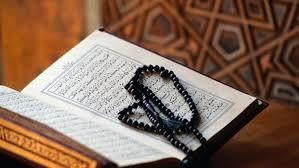 حكم عدم البكاء عند سماع القرآن وهل يدل على قسوة القلب