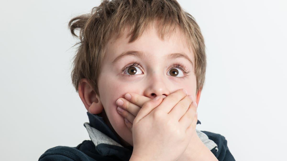 لماذا يكذب الأطفال؟ الأسباب النفسية