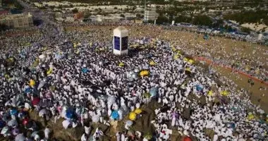 هل يجوز الاكتفاء بالمرور بمزدلفة؟.. الإفتاء تجيب
