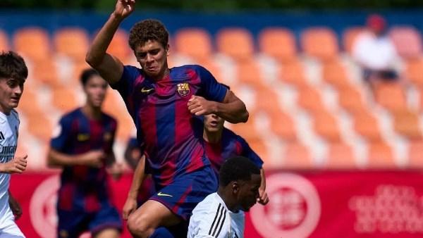 حمزة عبد الكريم لاعب منتخب مصر وبرشلونة أتلتيك خلال مفاوضات حسم مستقبله مع برشلونة