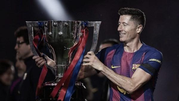روبرت ليفاندوفسكي يعلن رحيله عن برشلونة بنهاية موسم 2025-2026 