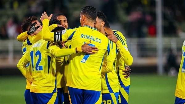 النصر يواجه ضمك في مباراة حاسمة لحسم لقب دوري روشن السعودي 
