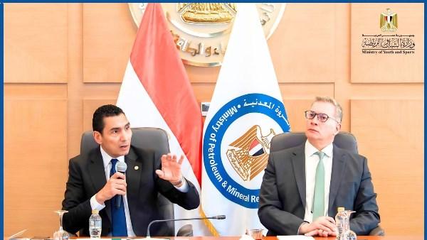 مائدة مستديرة لتمكين شباب الطاقة في مصر