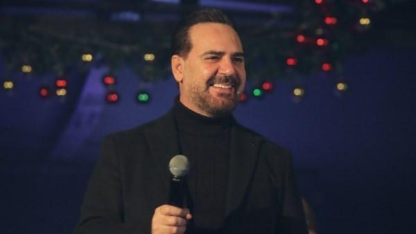وائل جسار خلال ظهوره مع الإعلامي محمود سعد في برنامج كامل العدد