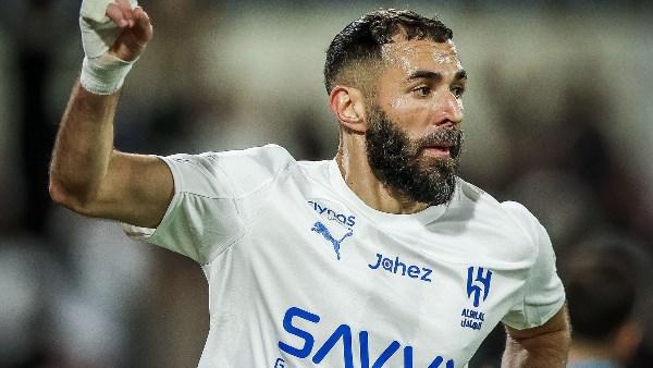 اتحاد جدة يطالب بمستحقات مالية ضخمة بعد رحيل كريم بنزيما إلى الهلال 