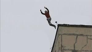 شاب ينهي حياته بالقفز من الطابق الحادي عشر في منطقة حدائق القبة بالقاهرة